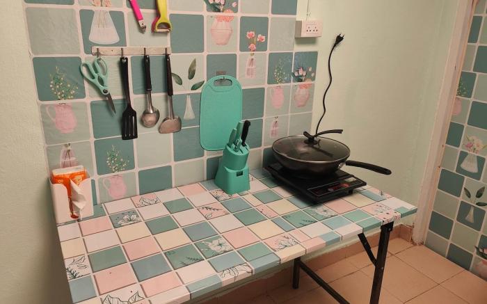 Spacious Studio 104 with kitchen near Skytrain