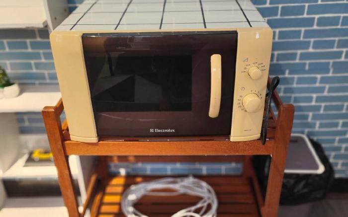 211- Spacious Studio Apartment near skytrain