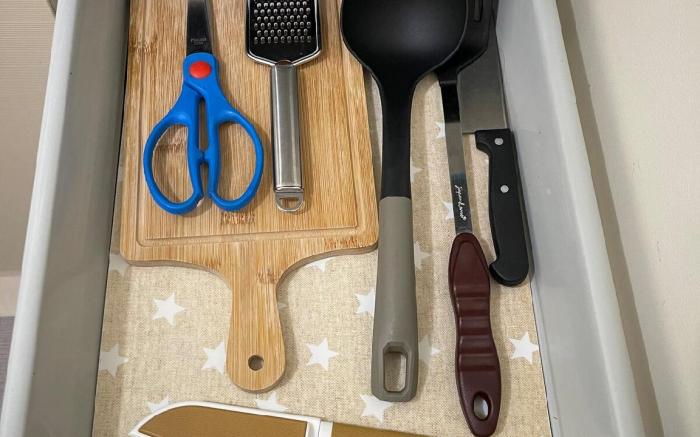 The Beacon Makati-Roces tower. Netflix,Pool,Sauna.