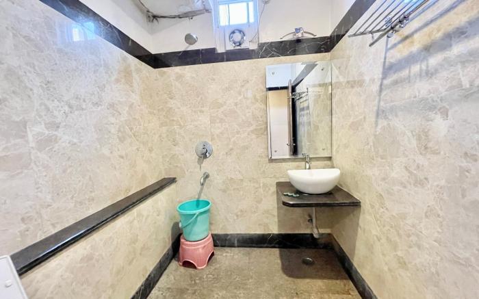 VNS - NEW RUDRAKSH - Near Kashi Vishwanath Temple