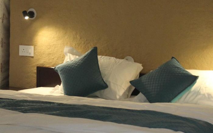 Billing View Camp and Mud Houses