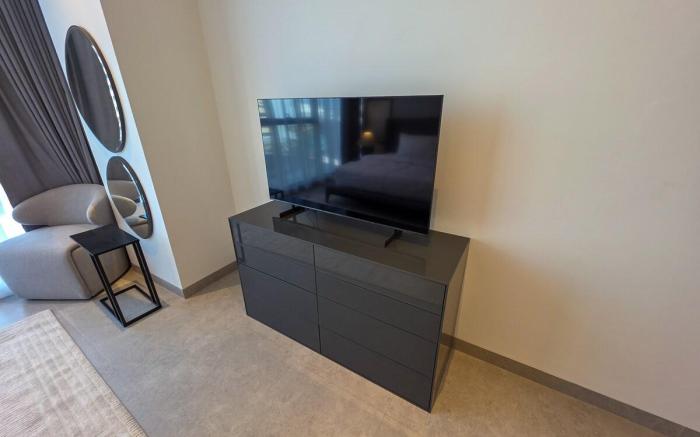 Elegant 1BR with Balcony PearlHouse Luxury Living!