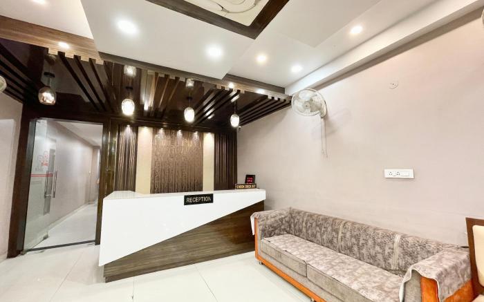 VNS - NANDINI PALACE - Near Kashi Temple