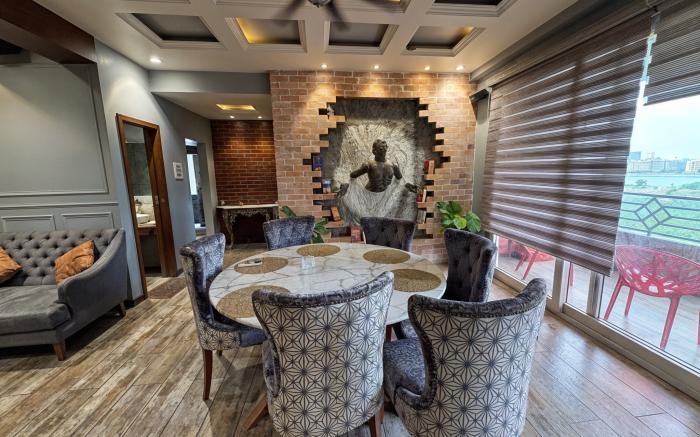 Lake View Penthouse 2BKH in Hyderabad by Homeyhuts