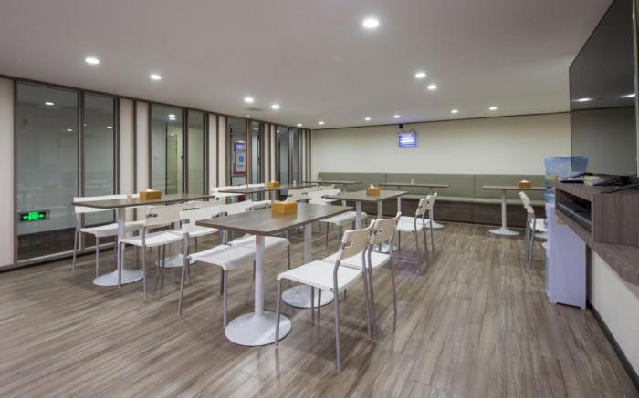 Hanting Hotel (Guangzhou Nansha Jinzhou Square) 逸米酒店(广州南沙万达广场金洲地铁站店)