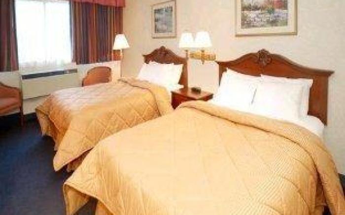 Clarion Hotel & Suites BWI Airport North
