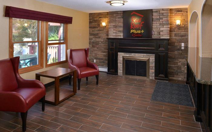 Red Roof PLUS+ & Suites Guilford