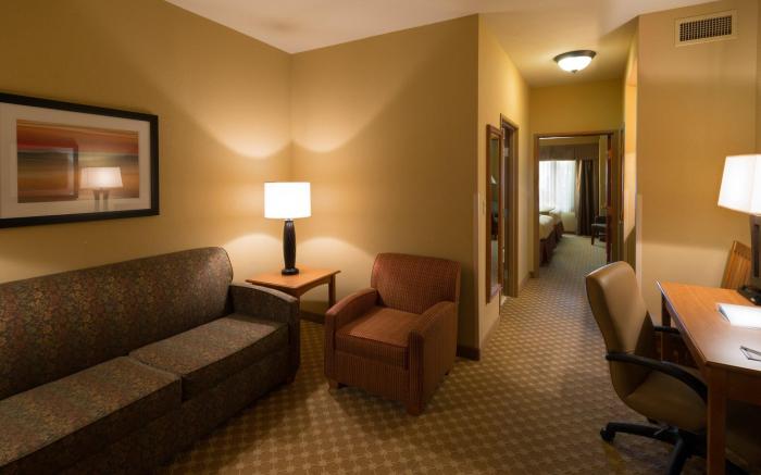 Holiday Inn Express & Suites Chicago West-Roselle By IHG
