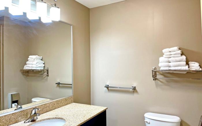 Red Carpet Inn and Suites Monmouth JCT