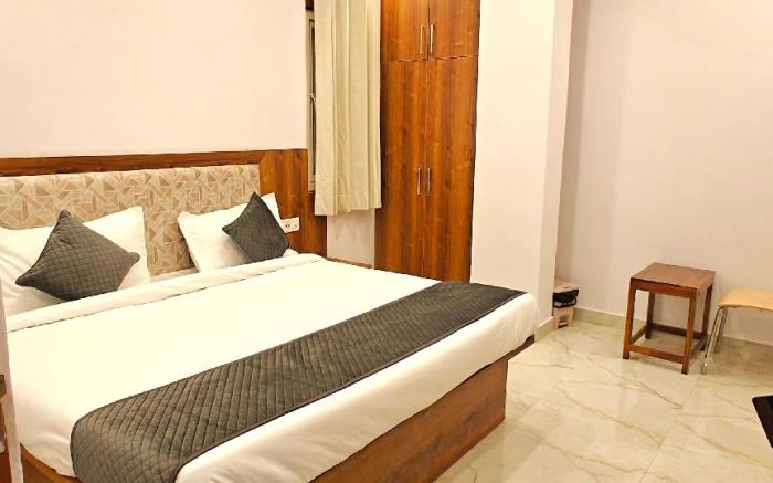 Hotel Regal Crown