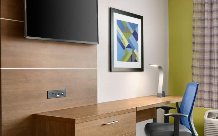 Holiday Inn Express & Suites Salisbury by IHG