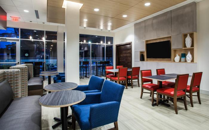 Holiday Inn Express Queensbury - Lake George Area By IHG