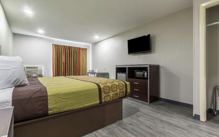 Scottish Inn and Suites Tomball