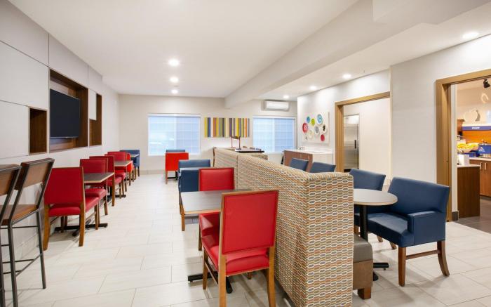 Holiday Inn Express and Suites Lincoln City By IHG