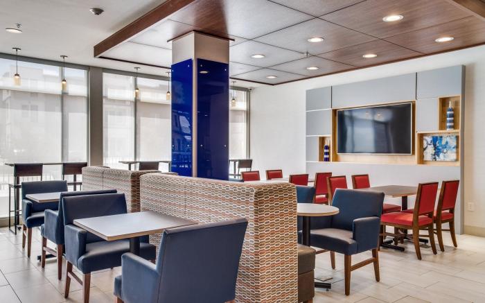 Holiday Inn Express And Suites Denton South By IHG