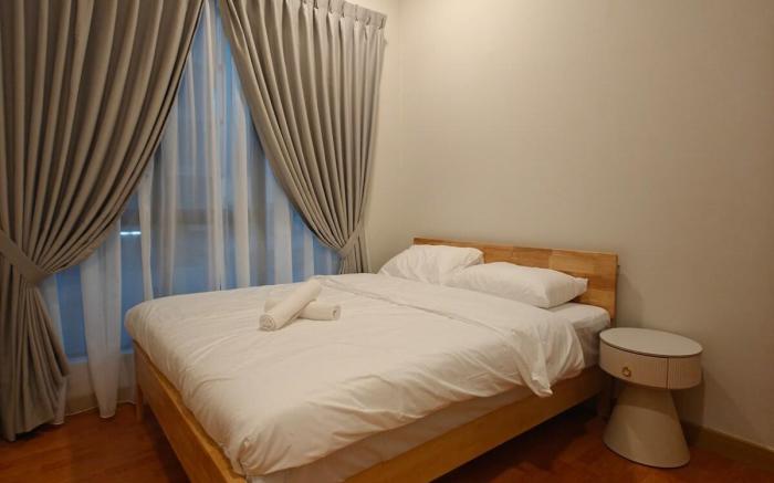 Platinum/2bedroom/Netflix/A-08-12