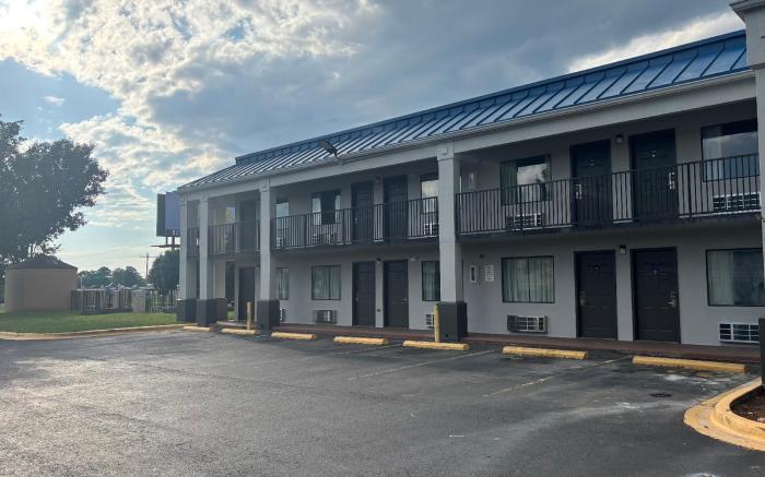 Galaxy Inn & Suites
