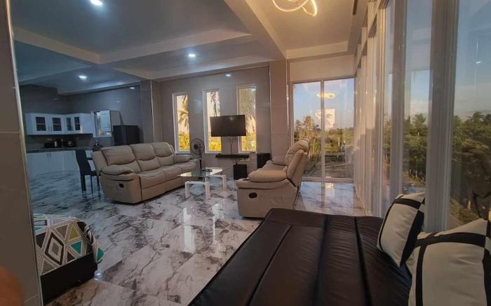 Stargazers 3rd floor family Condo