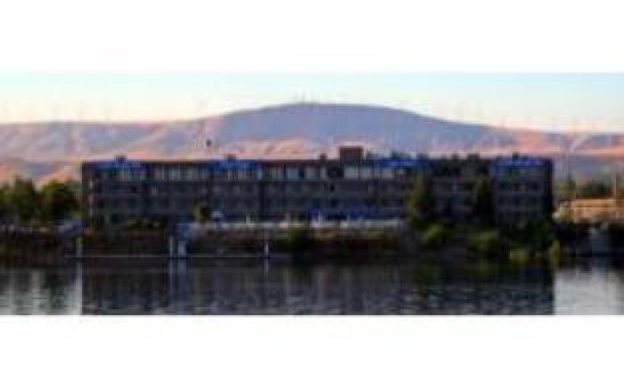 Clover Island Inn