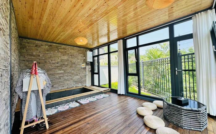 Beijing Sun Moon Luxury Hot Spring Resort Villa - Near Gubei Water Town And The Great Wall