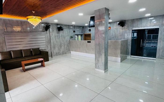 MARINE PLAZA HOTEL