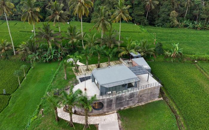 Ship Villa