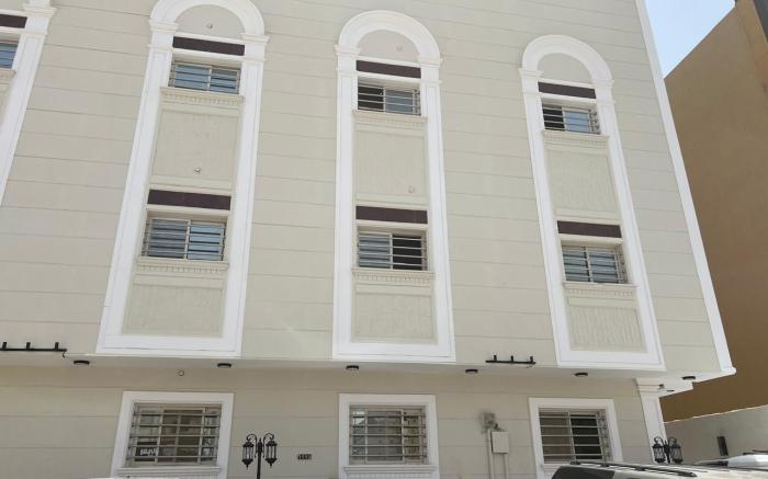 Luxurious and elegant studio with smart entry