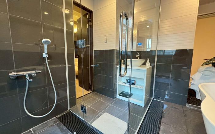Sakura Sands Suites Hotel