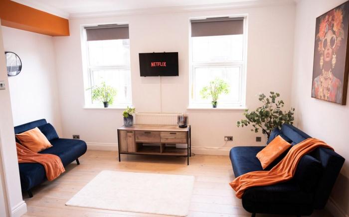 Sleeps 6- Close to the beach - Pet Friendly