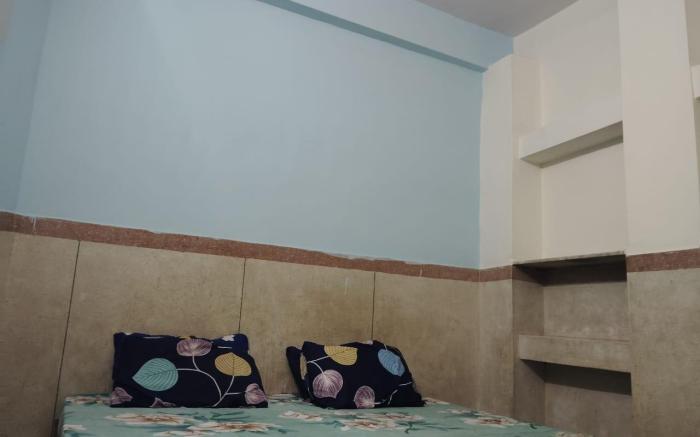 Iconic HOSTEL 1 KM from Railway Station