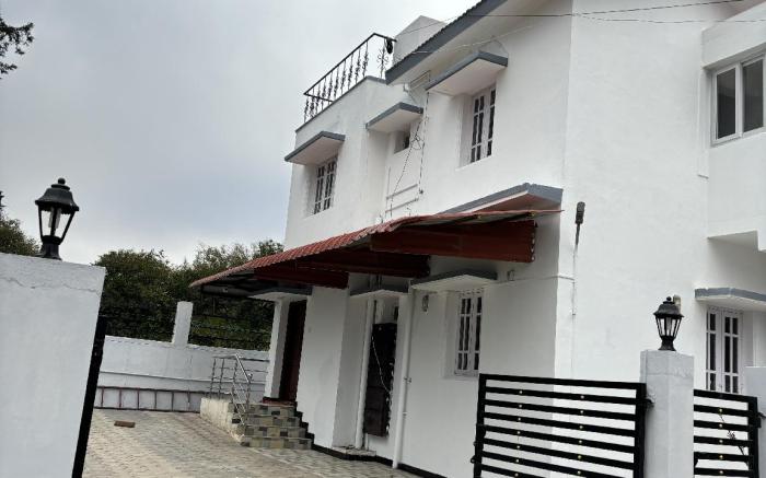 Crown Crest Home Stay