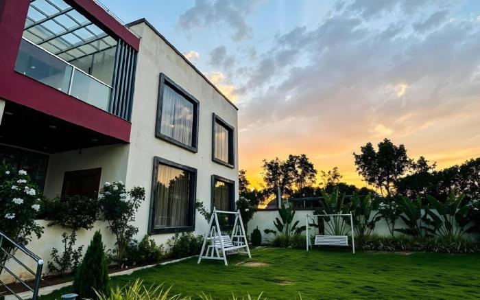 Haritha Vanam Farm 4BR -Box Cricket By Homeyhuts