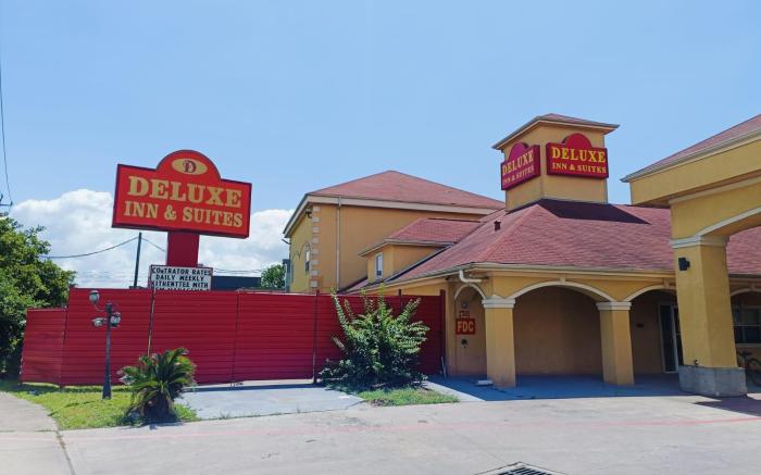 Capital O Deluxe Inn Channelview Houston I-10