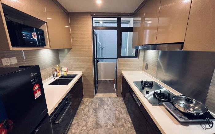 Mahogany Homes @ R&F (free WiFi and 1 Car Park)