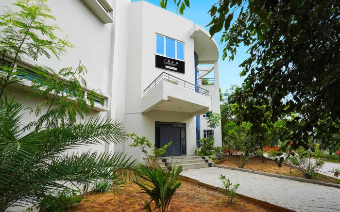 Collection O ECR Stays Near Nemmeli Beach