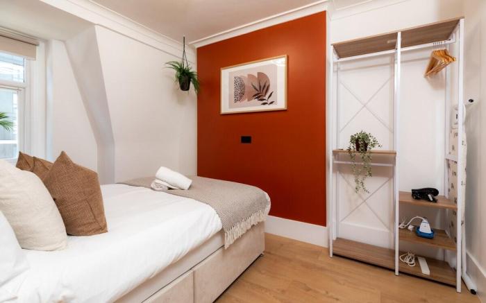Hyde Park Designer Serviced Apartments with A/C