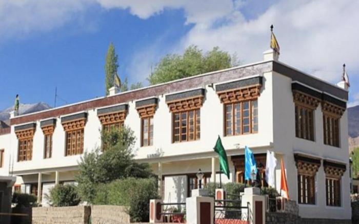Hotel Mahay Palace