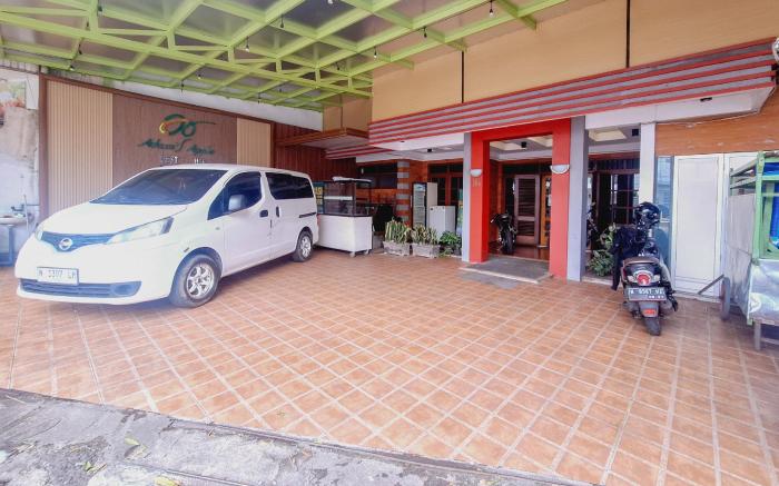 RedDoorz Syariah near Alun-Alun Batu