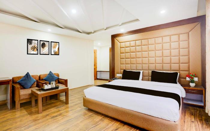 Hotel O Model Town Mall Road