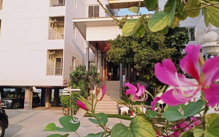 AA Resort Hotel นนทบุรี