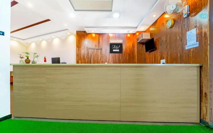 Hotel Roots Residency 