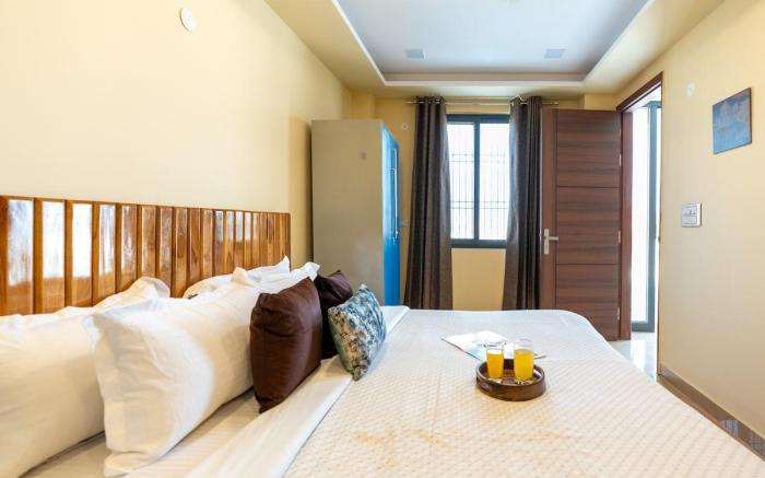 Homlee-Value 1 BR-Central Delhi-terrace-view-lift