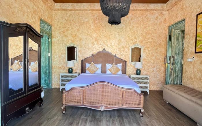 Villa secrets estate Bali Brown 