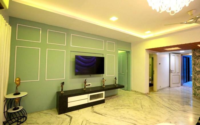Luxury 4 Bedroom villa with pool in Kandivali East