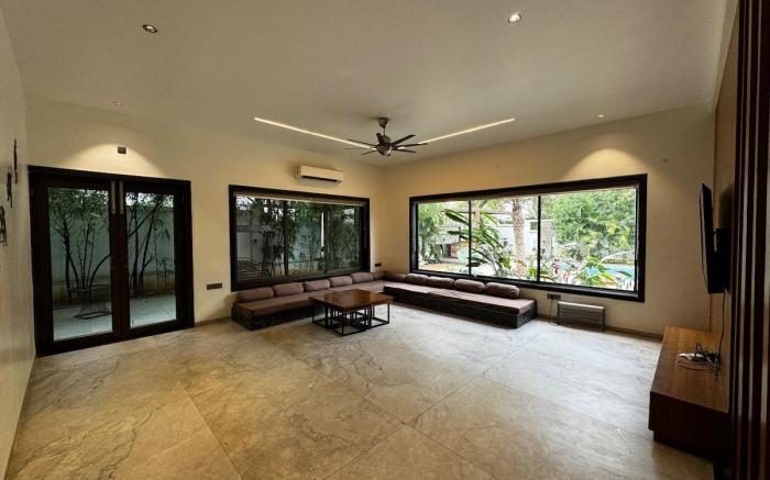 Emerald Villa- Private pool Hyderabad by Homeyhuts