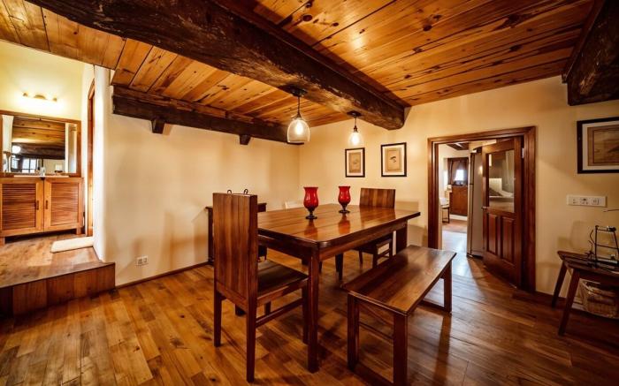 Old World Orchard Retreat | 2BR | FF by Homeyhuts