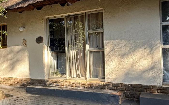 Aneiwa airport lodge