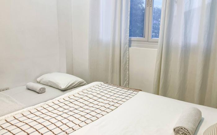 2BR laid back apartment, near beach