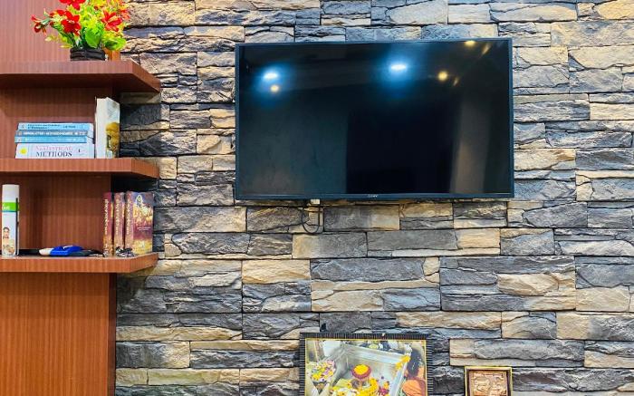 JMS Stay Near Cantonment Varanasi