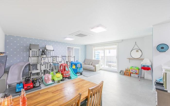 Geoje Ddo Wa Re Kids Pool Villa